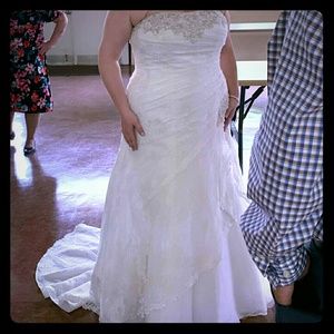 David's bridal wedding dress size 20